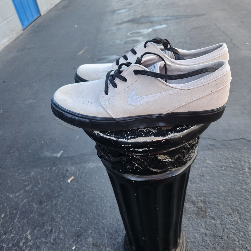 Stan JANOWSKI Nike Suede Shoes.
